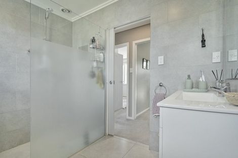 Photo of property in 12 O'connell Place, Havelock North, 4130