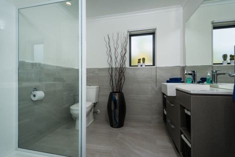 Photo of property in 88 Mackay Drive, Greenhithe, Auckland, 0632