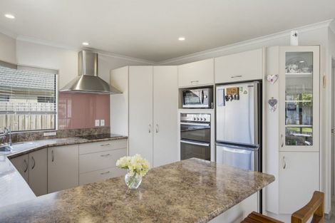 Photo of property in 14 Sunburst Court, Paraparaumu Beach, Paraparaumu, 5032