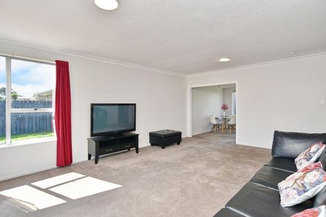 Photo of property in 2/11 Tuckers Road, Redwood, Christchurch, 8051