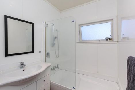 Photo of property in 15 York Crescent, Westown, New Plymouth, 4310