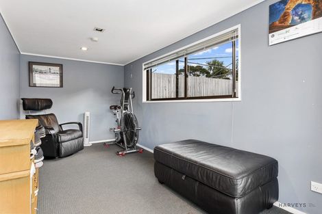 Photo of property in 42 Castleford Street, Green Bay, Auckland, 0604
