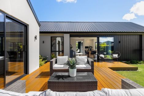 Photo of property in 8 Kirkland Crescent, Harewood, Christchurch, 8051