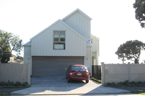 Photo of property in 14 Tuatoru Street, Eastbourne, Lower Hutt, 5013