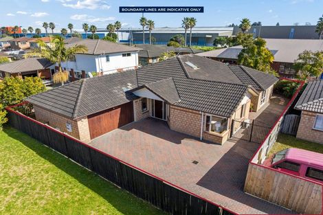 Photo of property in 14 Monash Place, Flat Bush, Auckland, 2016