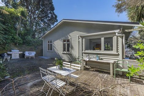 Photo of property in 8 Severn Street, Island Bay, Wellington, 6023