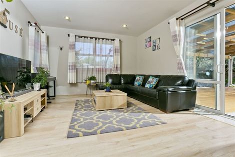 Photo of property in 311a Albany Highway, Rosedale, Auckland, 0632