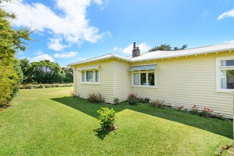 Photo of property in 56 Wightman Road, Sanson, Palmerston North, 4479
