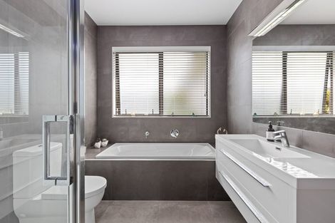 Photo of property in 69 Harvest Avenue, Orewa, 0931