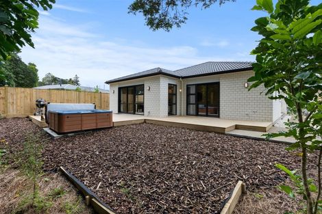 Photo of property in 3c Scenic Drive, Hillpark, Auckland, 2102