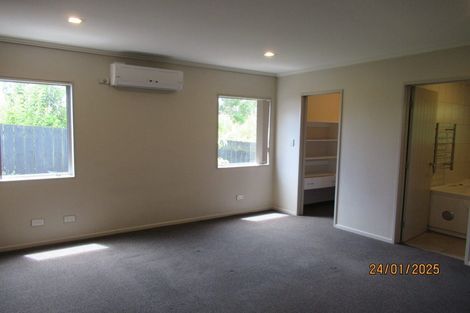 Photo of property in 4313a Great North Road, Glendene, Auckland, 0602
