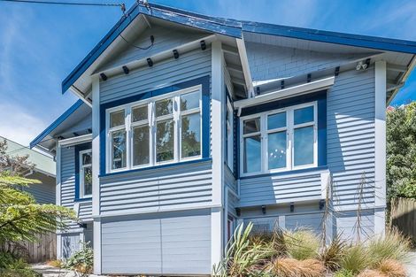 Photo of property in 43 Fairview Crescent, Kelburn, Wellington, 6012