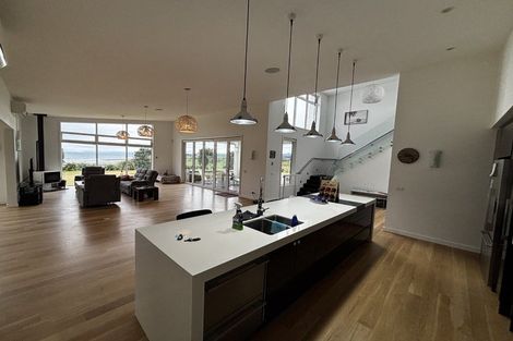 Photo of property in 154 Waitoetoe Road, Mimi, Urenui, 4377