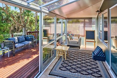 Photo of property in 18 Gordon Road, Plimmerton, Porirua, 5026