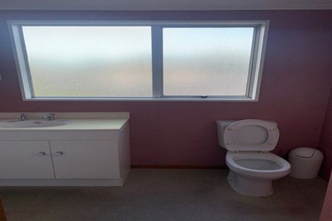 Photo of property in 1024 East Coast Road, Fairview Heights, Auckland, 0630