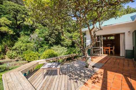 Photo of property in 24 Mahoe Street, Eastbourne, Lower Hutt, 5013