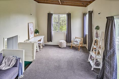 Photo of property in 85 Glanmire Road, Newlands, Wellington, 6037