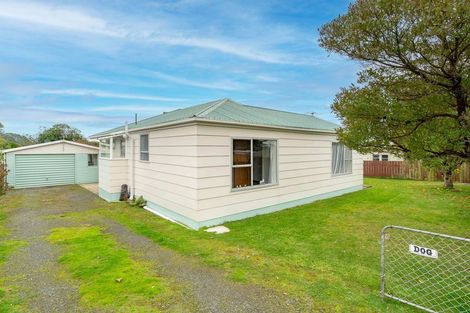 Photo of property in 38 Seaton Road, Portobello, Dunedin, 9014