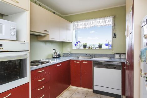 Photo of property in 1/14 Chislehurst Street, Henderson, Auckland, 0612