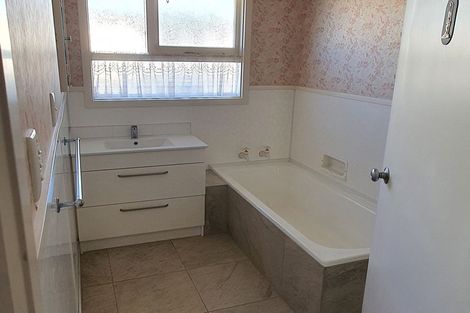 Photo of property in 1 Cashel Street, Waimate, 7924