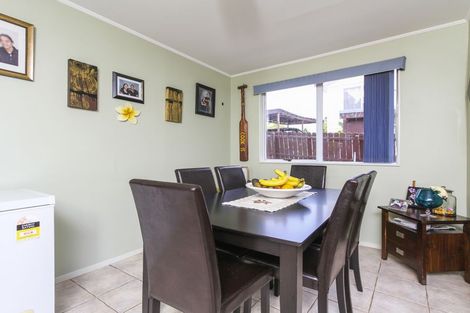 Photo of property in 1/14 Chislehurst Street, Henderson, Auckland, 0612