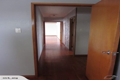 Photo of property in 5 Nan Place, Pakuranga Heights, Auckland, 2010