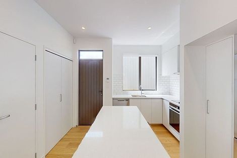 Photo of property in 175a Sutherland Road, Lyall Bay, Wellington, 6022