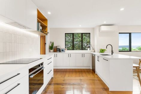 Photo of property in 122 Island Bay Road, Beach Haven, Auckland, 0626