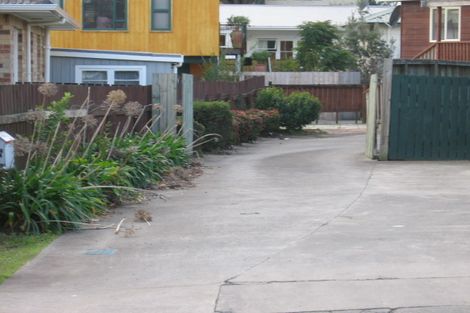 Photo of property in 24a Coles Crescent, Papakura, 2110