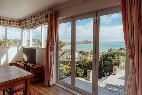 Photo of property in 22 Melandra Road, Stanmore Bay, Whangaparaoa, 0932