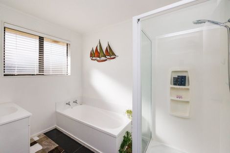 Photo of property in 55 Meridian Grove, Kelvin Grove, Palmerston North, 4414