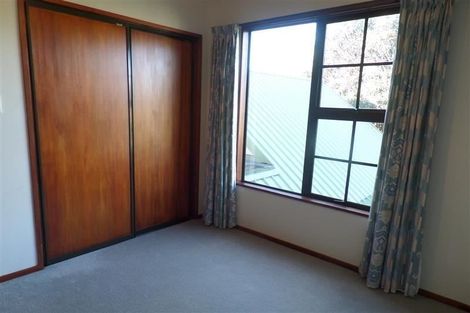 Photo of property in 5 Broadfell Avenue, Avonhead, Christchurch, 8042