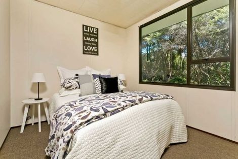 Photo of property in 2/22 Devonshire Road, Unsworth Heights, Auckland, 0632