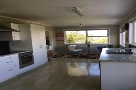 Photo of property in 16 Orton Street, Glenfield, Auckland, 0627