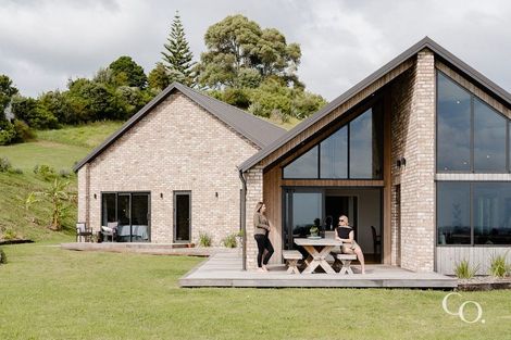 Photo of property in 42 Te Auhi Way, Welcome Bay, Tauranga, 3112