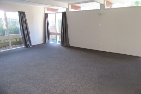 Photo of property in 16 Montana Road, Totara Park, Upper Hutt, 5018