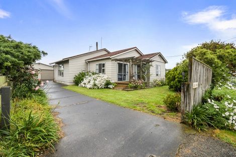 Photo of property in 1960 Parewanui Road, Parewanui, Bulls, 4894
