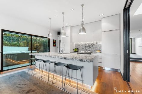 Photo of property in 11b Greenhithe Road, Greenhithe, Auckland, 0632