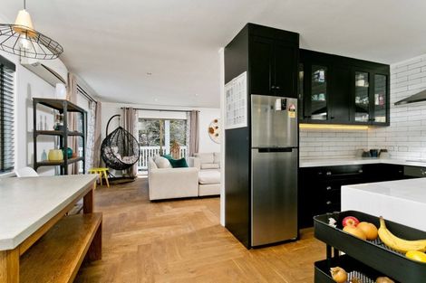 Photo of property in 990 East Coast Road, Northcross, Auckland, 0632