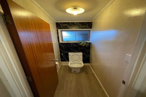 Photo of property in 2 Fitzwater Place, Henderson, Auckland, 0612