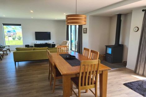 Photo of property in 10 Rua Street, Albert Town, Wanaka, 9305