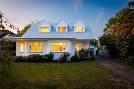 Photo of property in 15 Elmira Avenue, Hokowhitu, Palmerston North, 4410