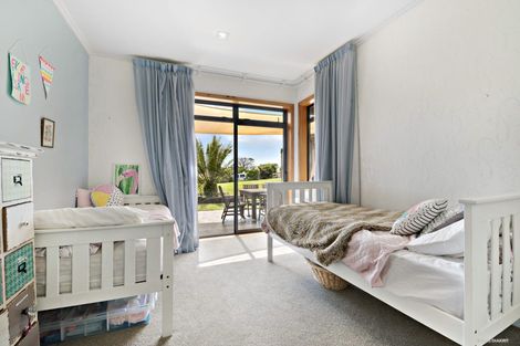 Photo of property in 65 Vaughans Road, Okura, Albany, 0792