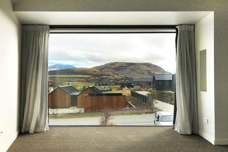 Photo of property in 8 Falconer Rise, Jacks Point, Queenstown, 9371