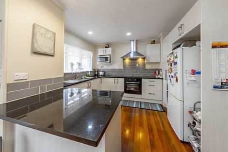 Photo of property in 12 Cameron Street, Papakura, 2110