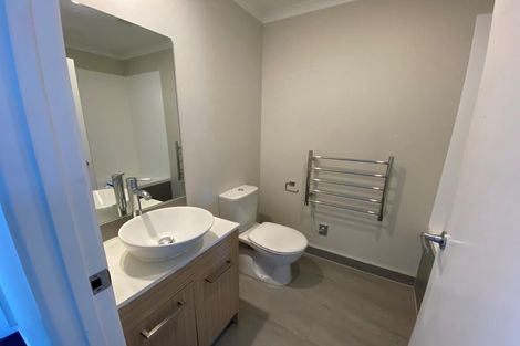 Photo of property in 9 Panakenake Way, Flat Bush, Auckland, 2019