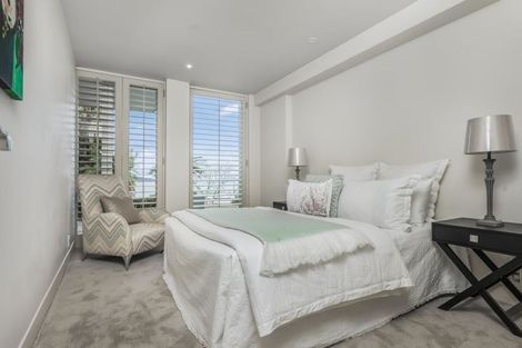 Photo of property in 20 Courtneys, West Harbour, Auckland, 0618