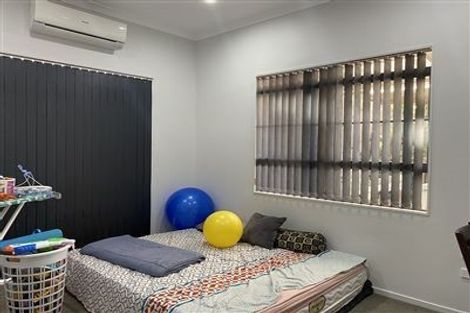 Photo of property in 15a Kiernan Place, Kelston, Auckland, 0602