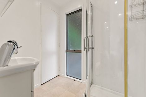 Photo of property in 91 Mountain Road, Henderson Valley, Auckland, 0612