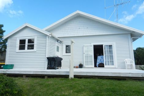 Photo of property in 6 Babbacombe Avenue, Otaki Beach, Otaki, 5512